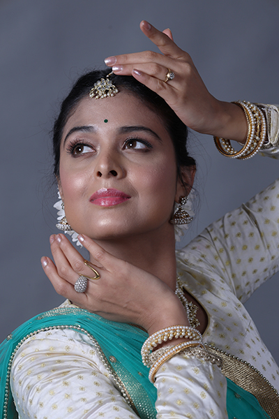 Aparna-Pathak-1